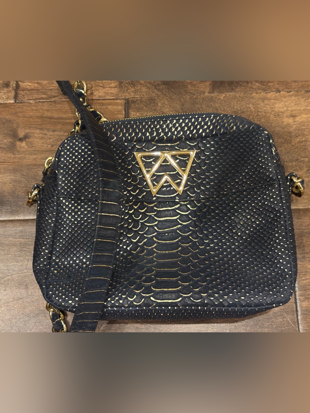 Kelly Wynne Navy and Gold Textured Crossbody Bag by Kelly Wynne